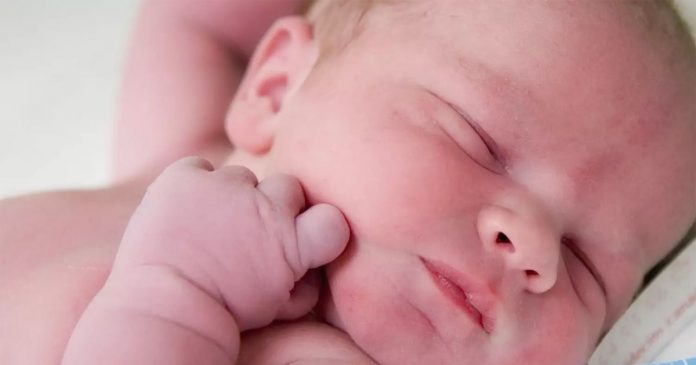 De 0 à 3 ans tout ce que vous devez savoir sur le sommeil de votre bébé-min