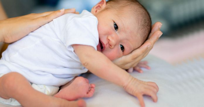Top 8 des galères rencontrées avec un nouveau-né-min