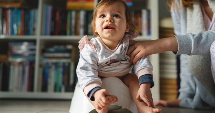 10 choses que vous aimeriez savoir avant de mettre votre enfant sur le pot-min