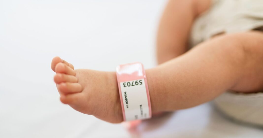 Elle regrette le prénom donné à sa fille car personne ne sait le prononcer-min