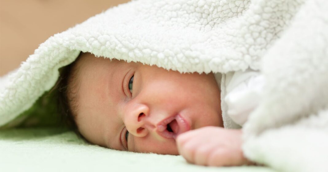 Top 15 des prénoms courts et originaux à donner à son petit garçon en 2023-min Top 15 des prénoms courts et originaux à donner à son petit garçon en 2023-min