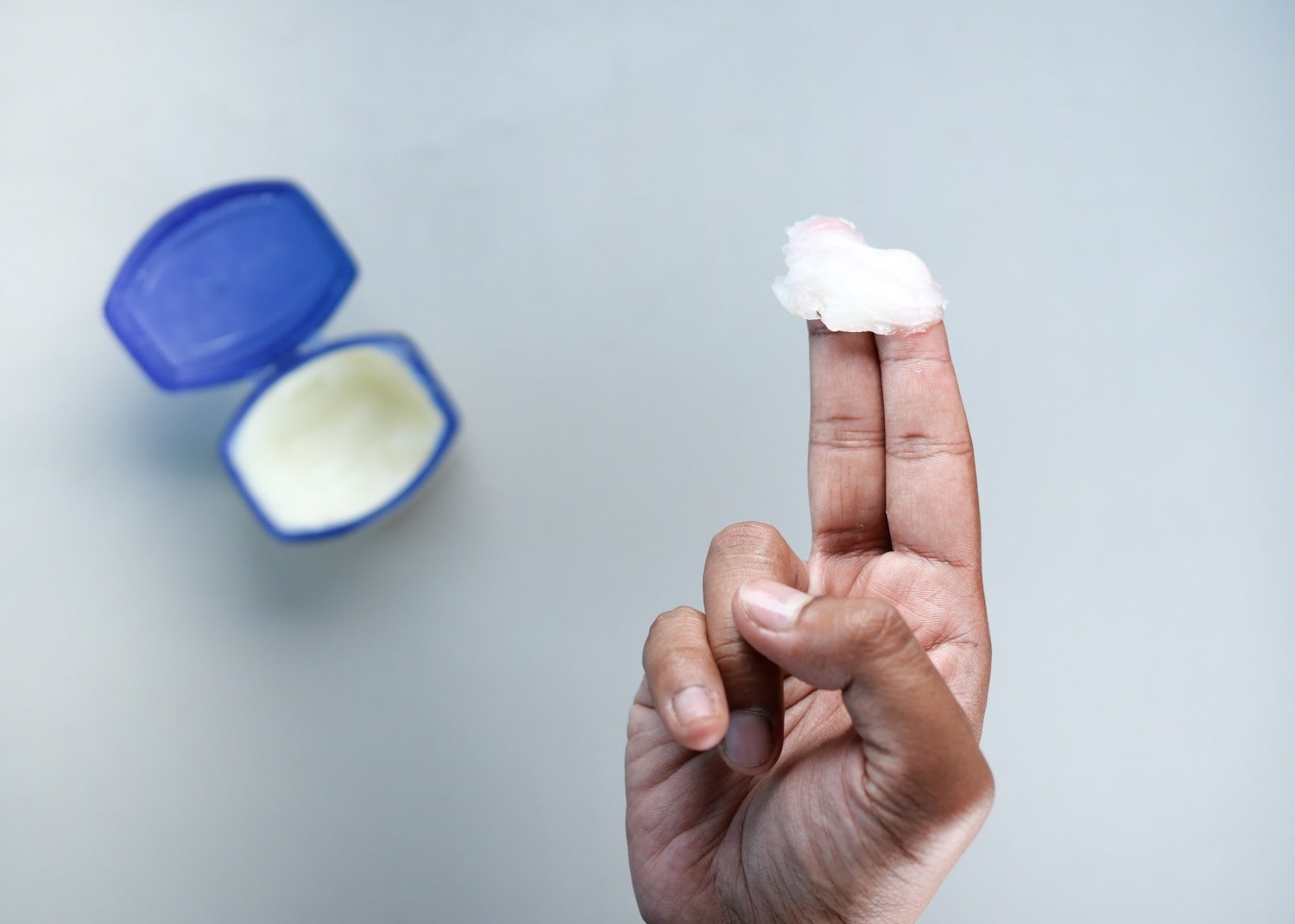 utilisation-vaseline-beaute-min