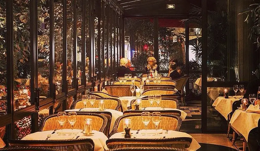 restaurant-min
