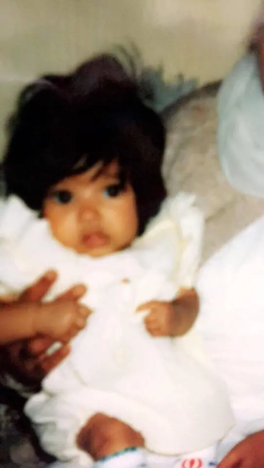 baby avec beau cheveau 0