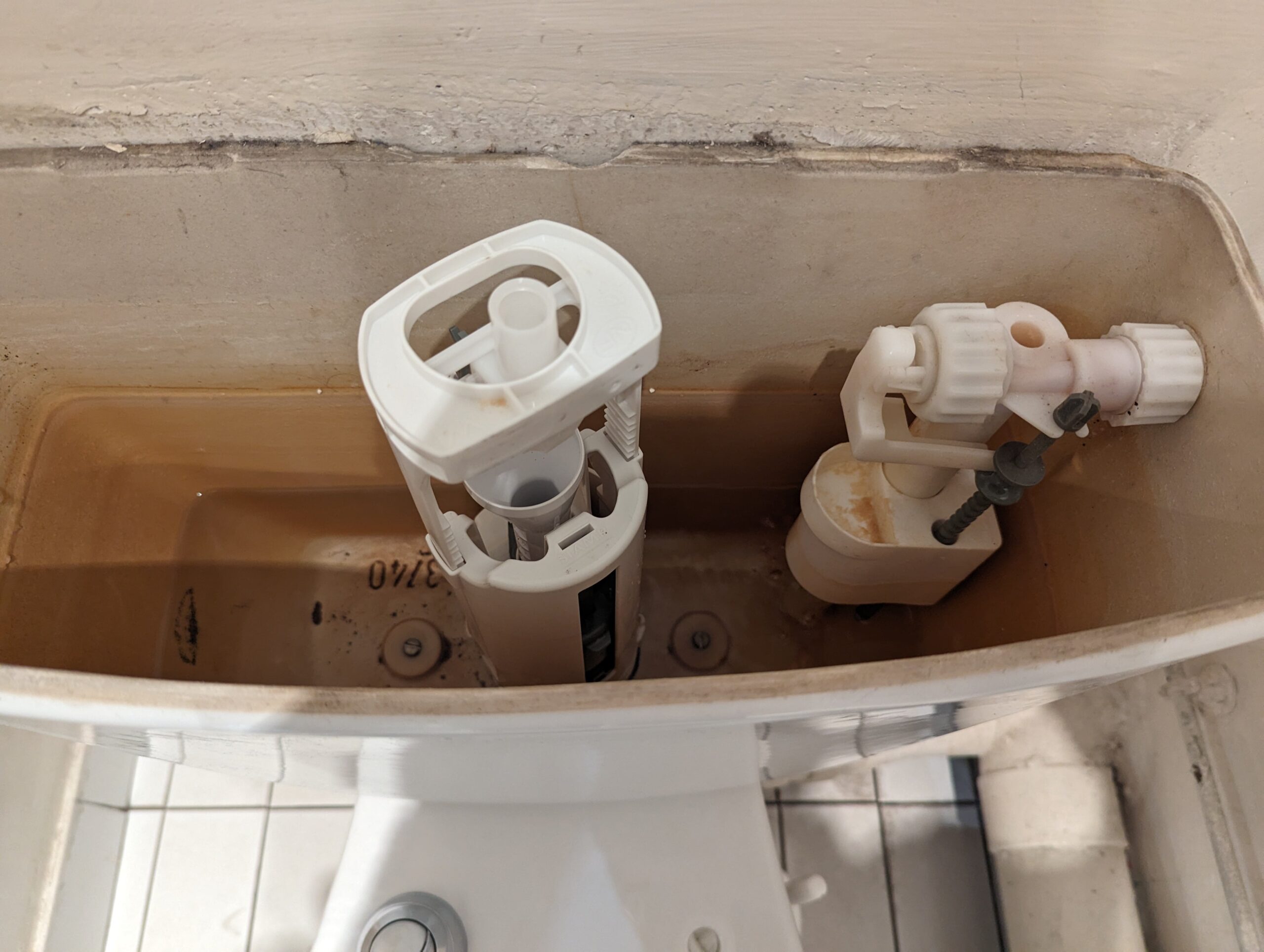 chasse-d-eau-entartree-fuite_0-min