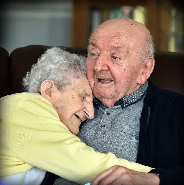 mere-agee-de-98-ans_3-1