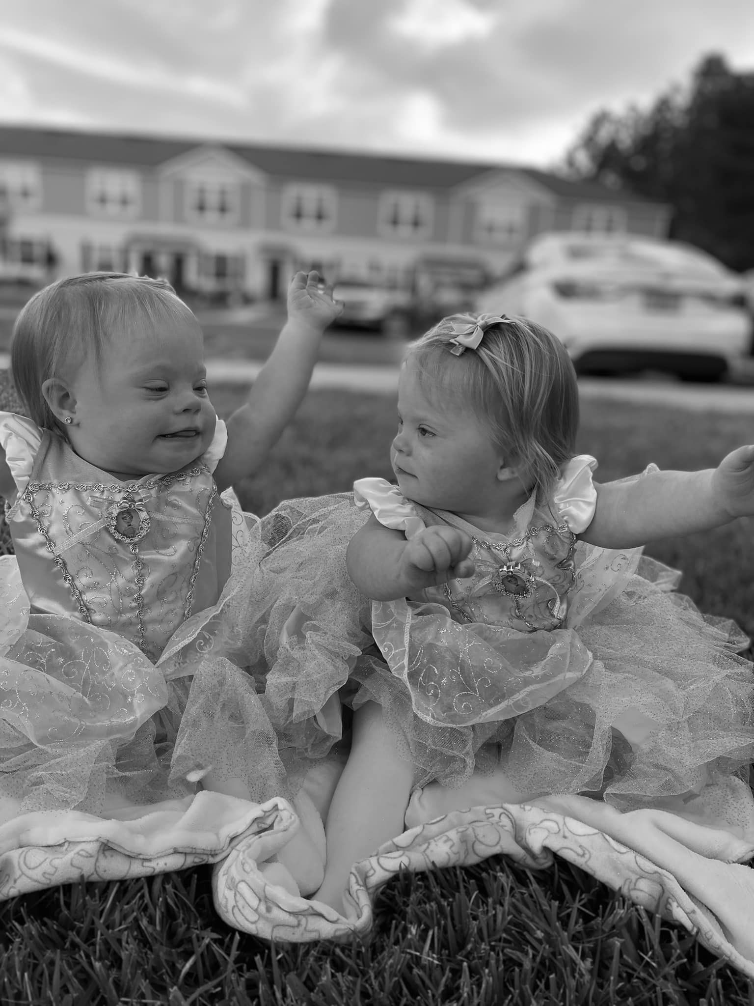 twins3-min