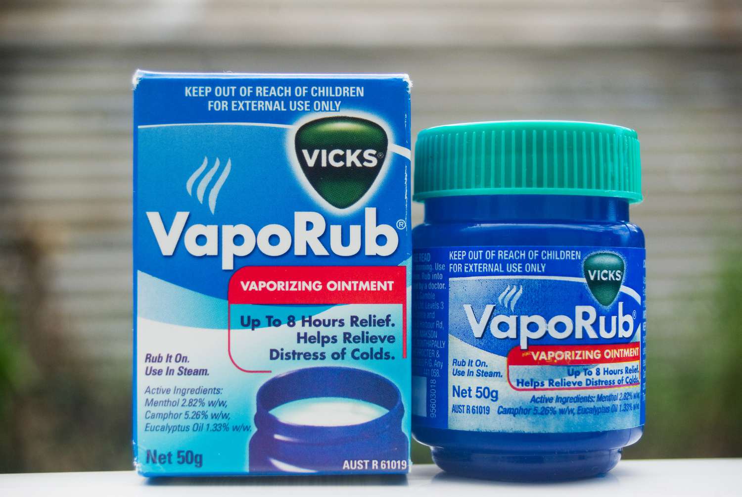 VICKS VAPORUB-min