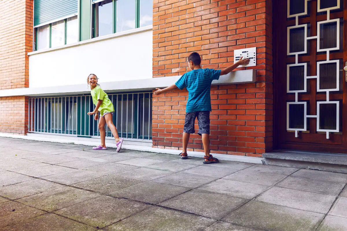 sonner la porte2-min