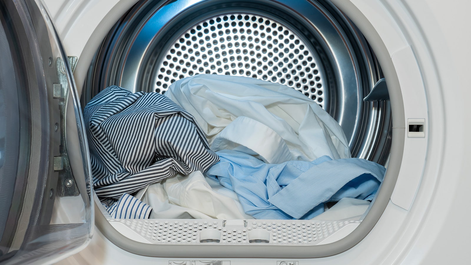 Bien essorer le linge avant le séchage-min