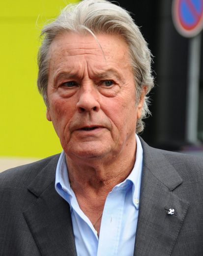 alain delon grand-min