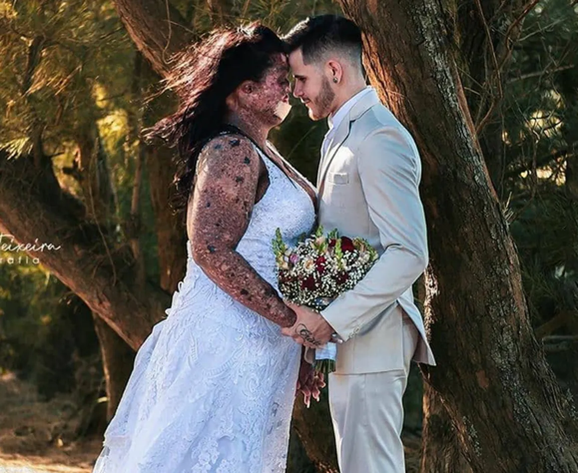 difference attire regard