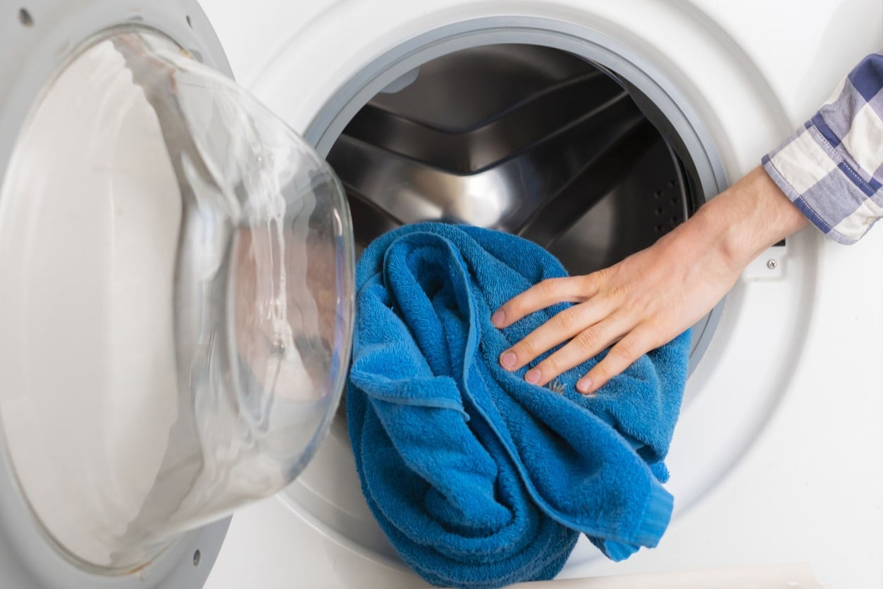 serviette dans le tambour-min