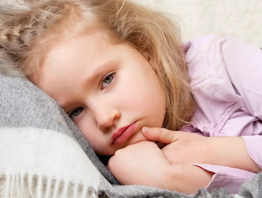 enfant mal au ventre-min