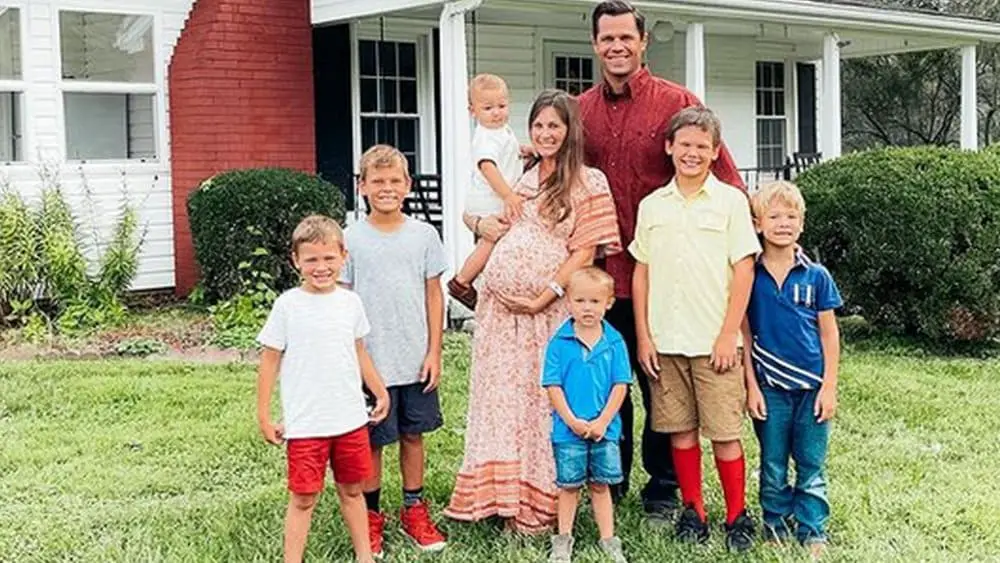 famille avec 6 enfants-min