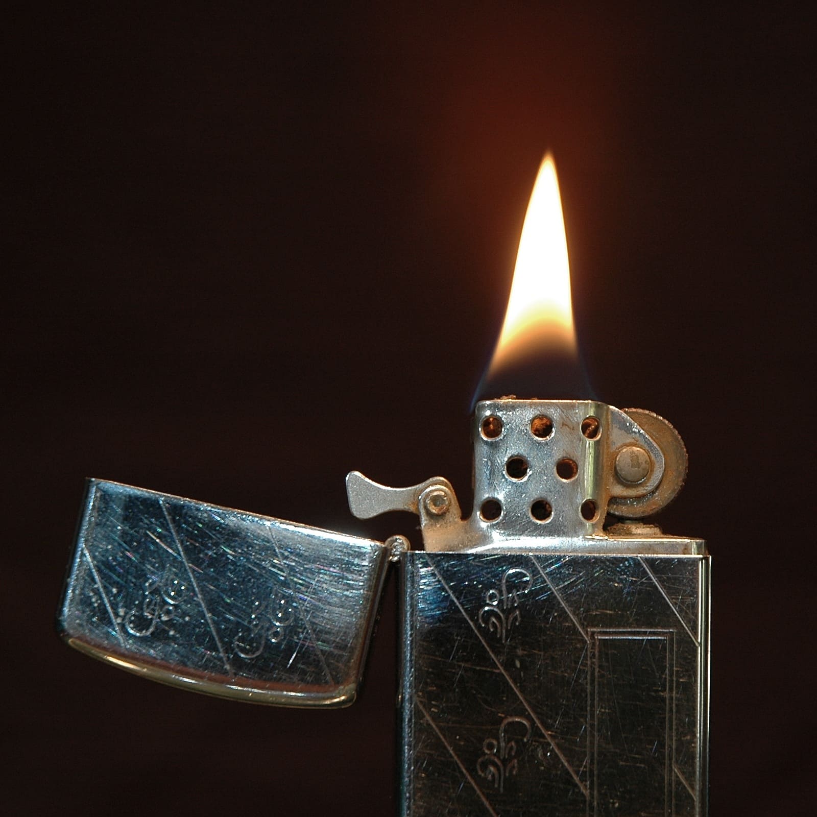 Briquet-min
