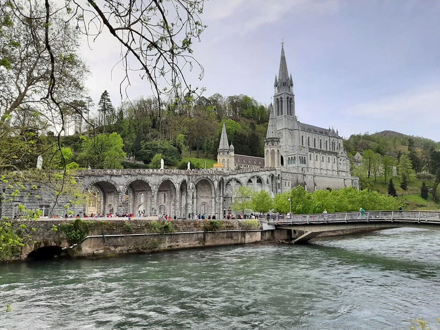 Lourdes-min-min