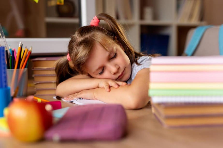 sieste a l'ecole-min